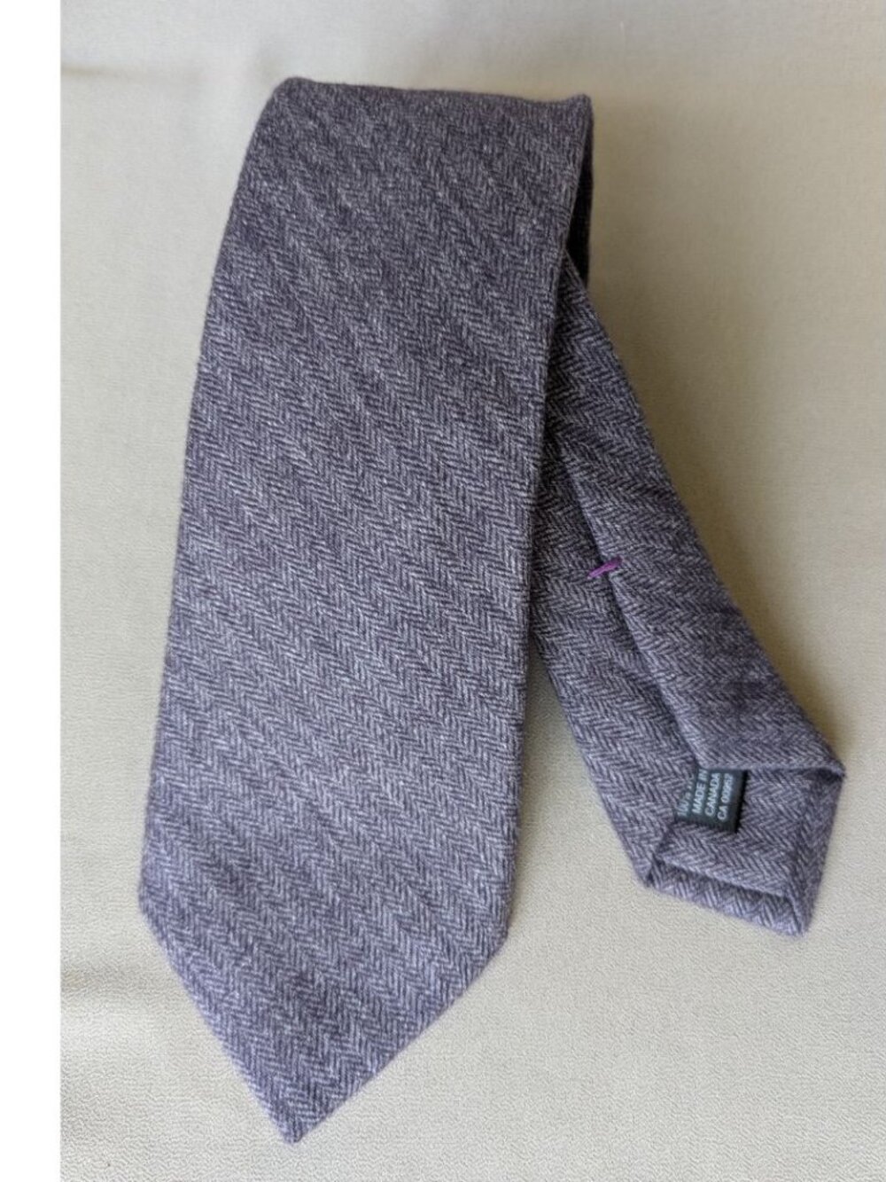 STRADA Italy 100% Wool Tie Herringbone Purplish Gray Made in Canada NEW